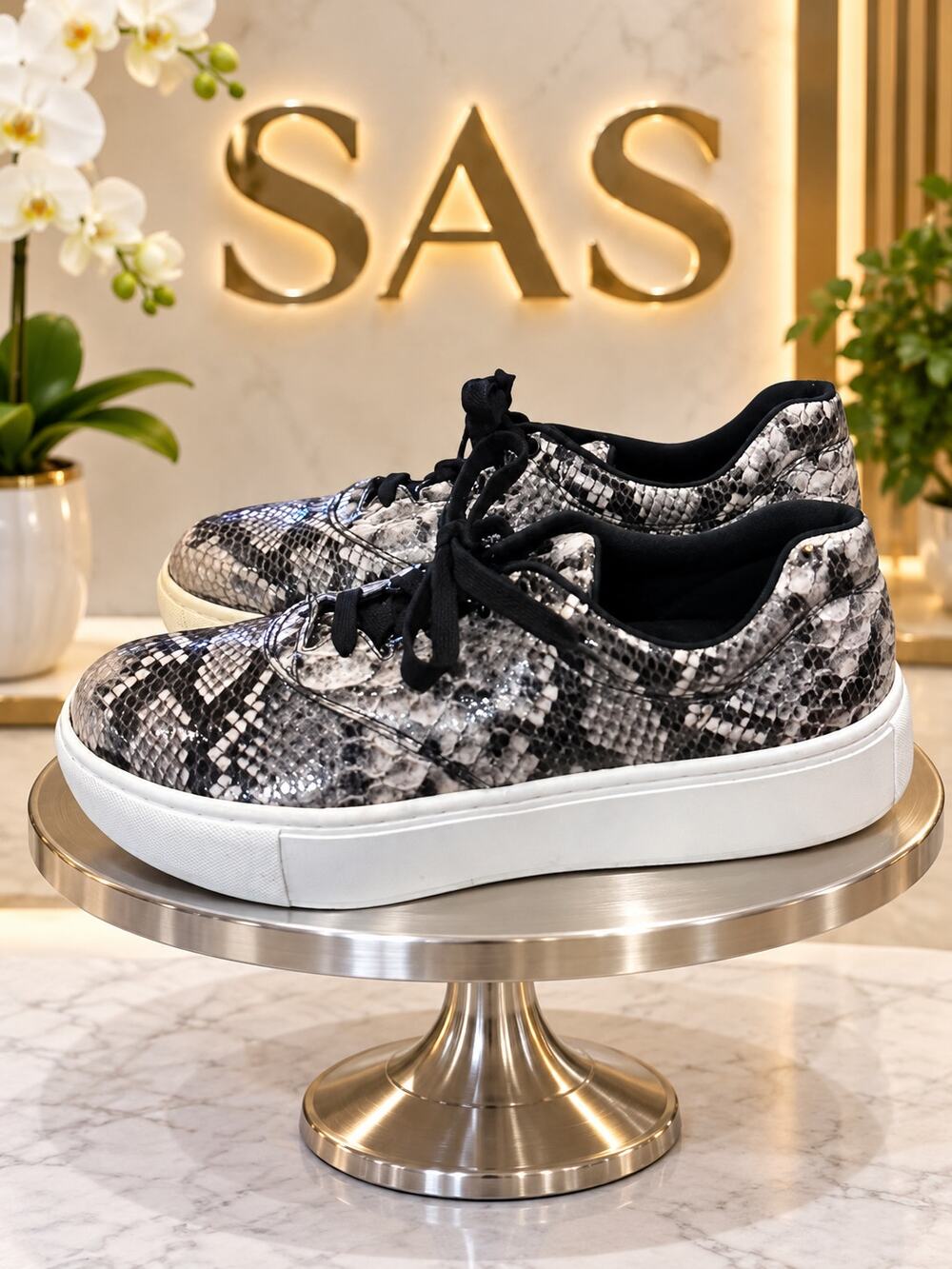 SAS Free Rein 3 Mamba Leather Sneakers Women’s 7.5M